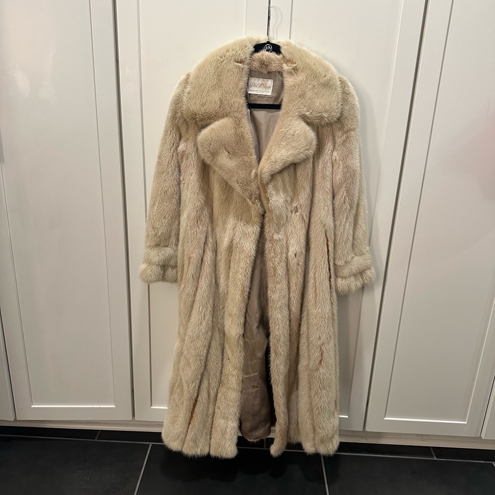 VINTAGE MINK FUR JACKET. BLONDE MINK. PHIL M STUPP VINTAGE COAT
